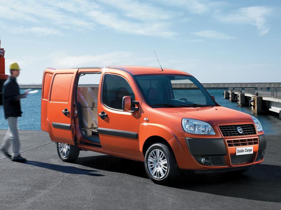  Fiat Doblo Cargo 2005 года  (фото 1 из 8)
